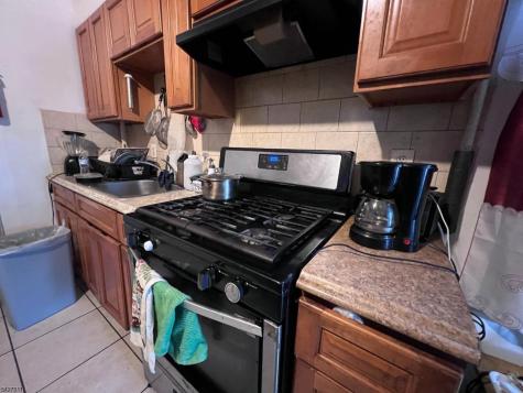 568 14TH Avenue Paterson NJ 07504