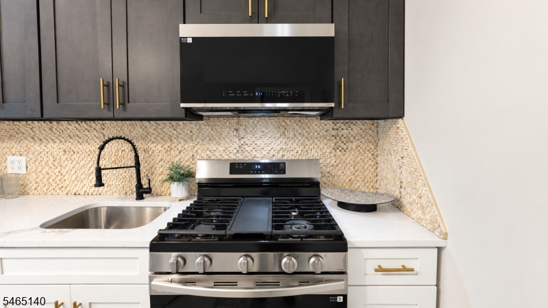 99 W 50 Street Bayonne NJ 07002