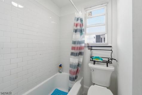 60 Westervelt Place Lodi NJ 07644