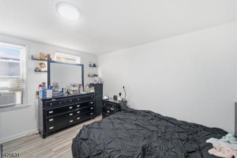 60 Westervelt Place Lodi NJ 07644