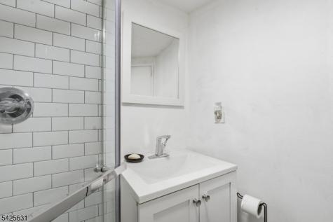 60 Westervelt Place Lodi NJ 07644