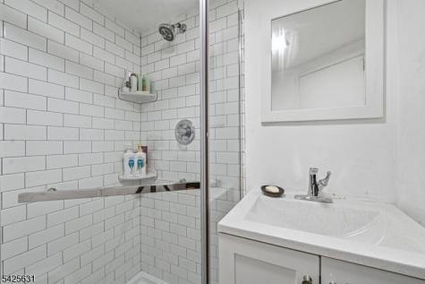 60 Westervelt Place Lodi NJ 07644