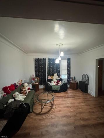 5 Mapes Terrace Newark NJ 07112