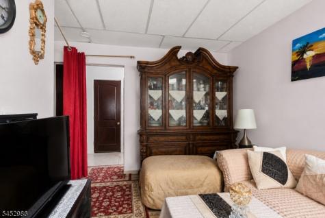 54 Genessee Avenue Paterson NJ 07503