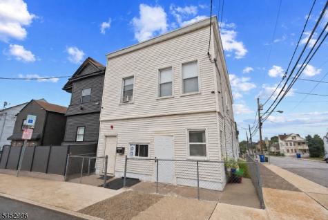 54 Genessee Avenue Paterson NJ 07503