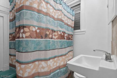 54 Genessee Avenue Paterson NJ 07503
