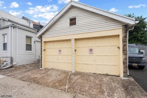 54 Genessee Avenue Paterson NJ 07503