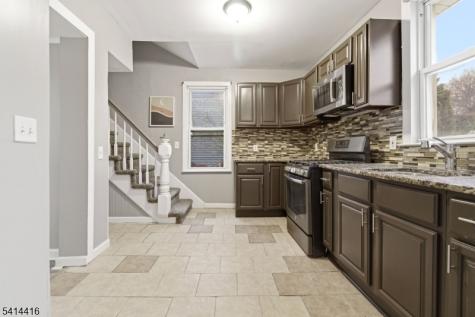 1922 Barnett Street Rahway NJ 07065