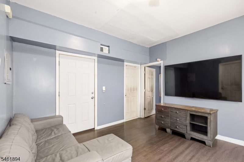 187 2ND Street Newark NJ 07107