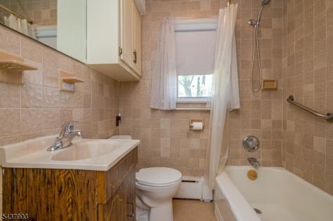 137 Valpeck Avenue Raritan NJ 08869