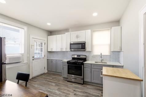 27 Lindsley Place East Orange NJ 07018