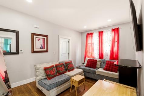 27 Lindsley Place East Orange NJ 07018