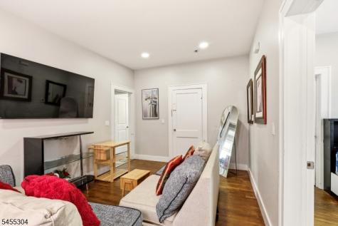 27 Lindsley Place East Orange NJ 07018