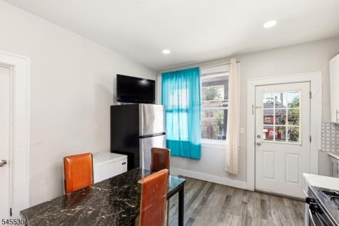 27 Lindsley Place East Orange NJ 07018
