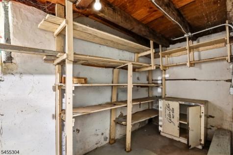 27 Lindsley Place East Orange NJ 07018