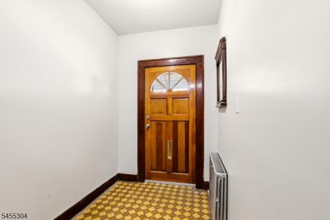 27 Lindsley Place East Orange NJ 07018