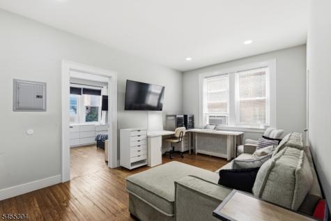 27 Lindsley Place East Orange NJ 07018