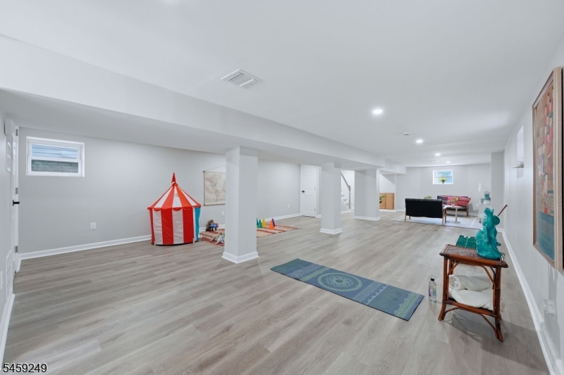 289 Glenwood Avenue East Orange NJ 07017