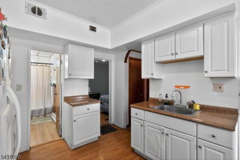 11 Yereance Avenue Clifton NJ 07011