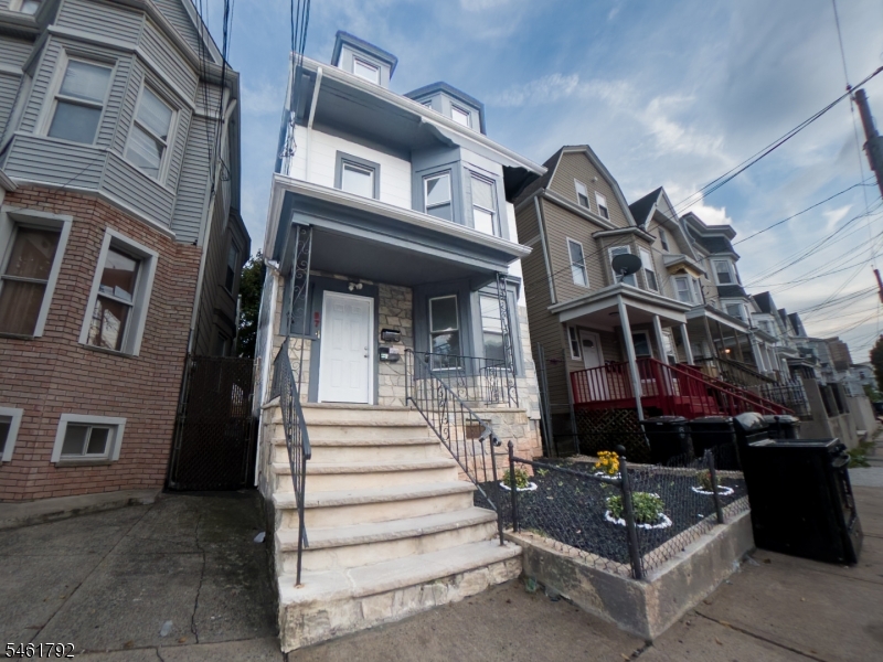87 2ND Street Newark NJ 07107