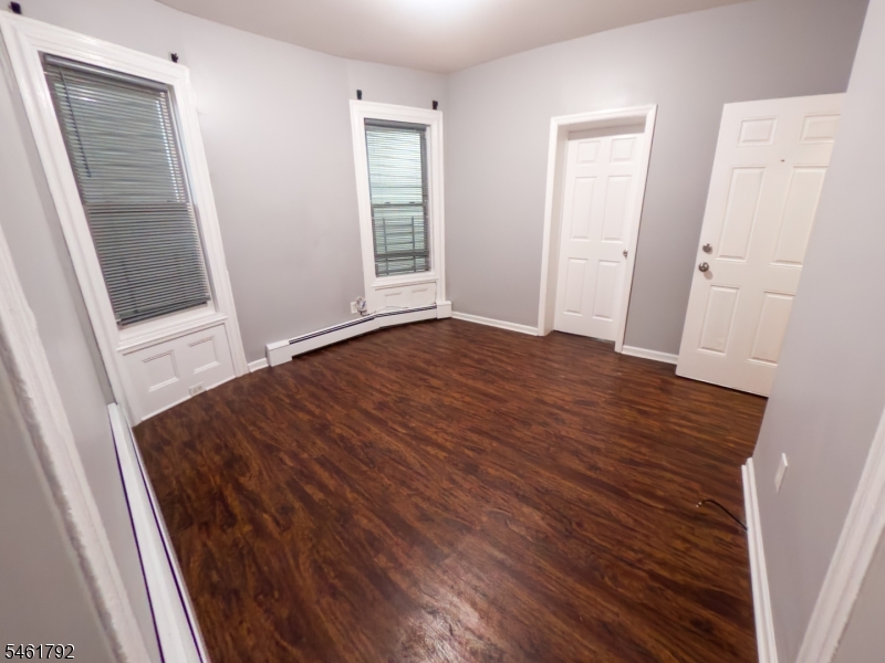 87 2ND Street Newark NJ 07107