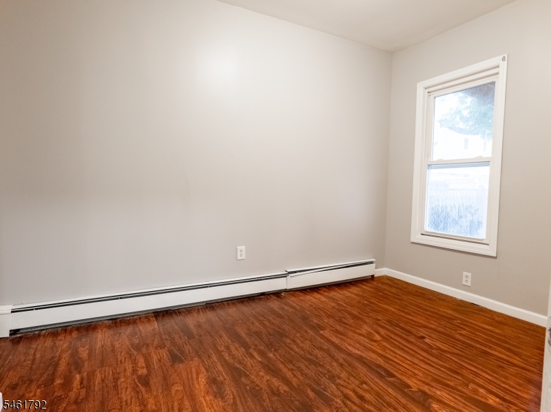 87 2ND Street Newark NJ 07107