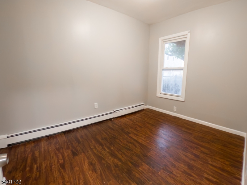 87 2ND Street Newark NJ 07107