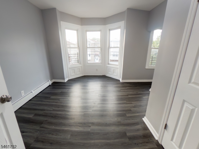 87 2ND Street Newark NJ 07107