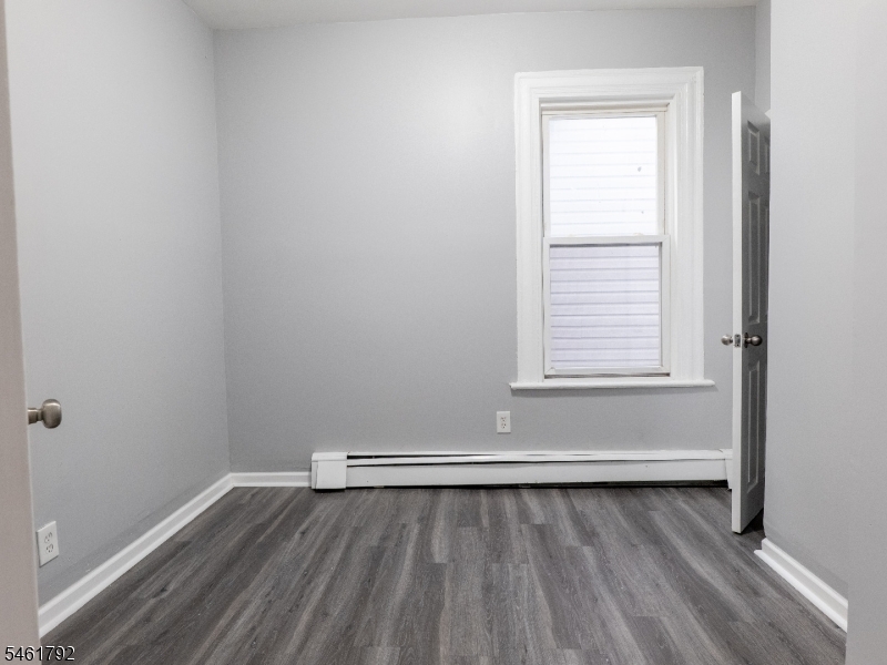 87 2ND Street Newark NJ 07107