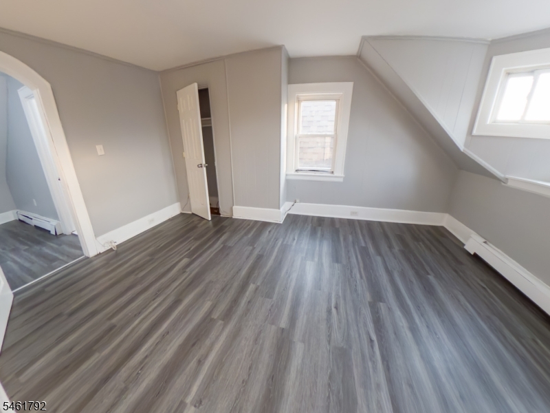 87 2ND Street Newark NJ 07107