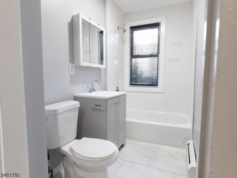 87 2ND Street Newark NJ 07107