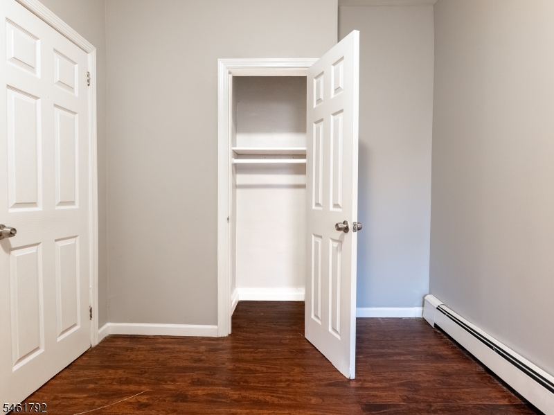 87 2ND Street Newark NJ 07107