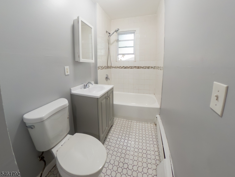 87 2ND Street Newark NJ 07107