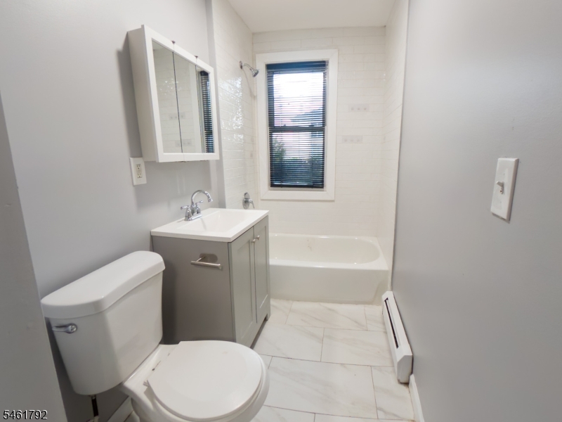 87 2ND Street Newark NJ 07107