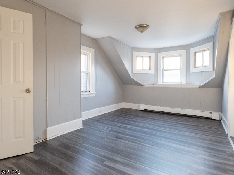 87 2ND Street Newark NJ 07107