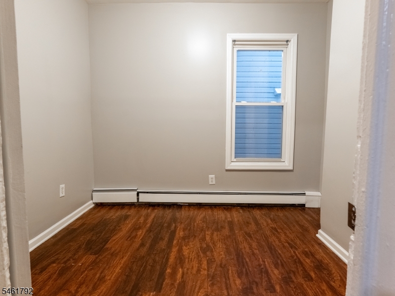 87 2ND Street Newark NJ 07107