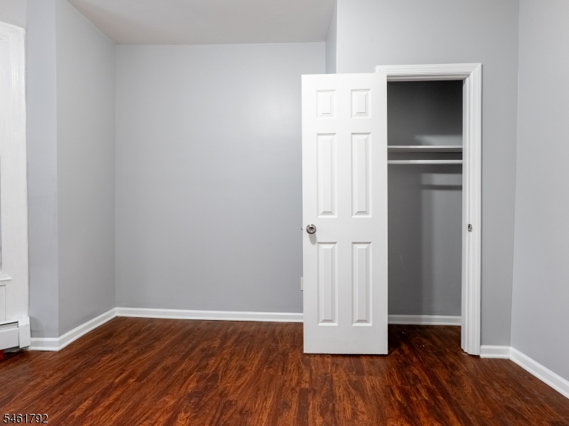87 2ND Street Newark NJ 07107