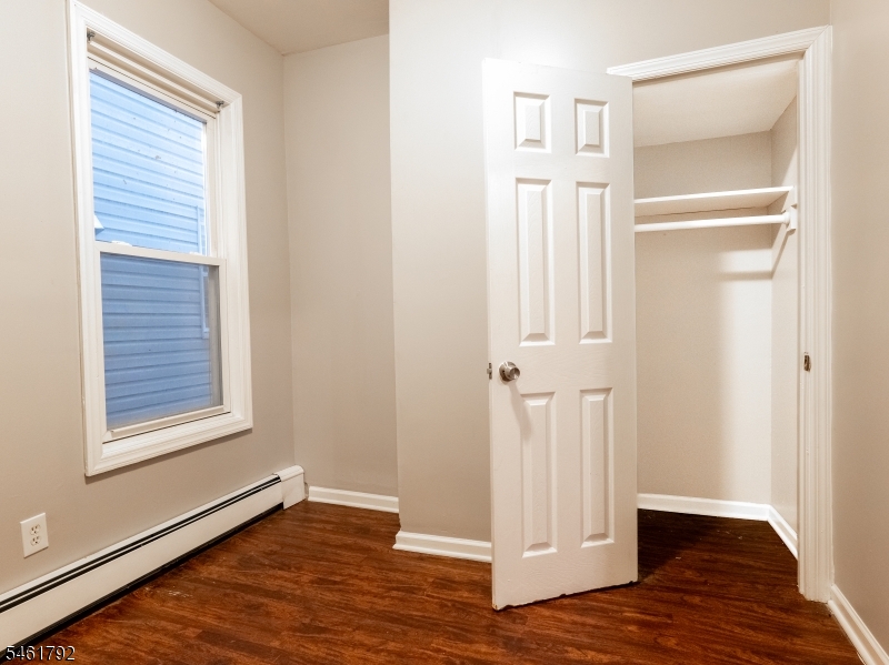 87 2ND Street Newark NJ 07107