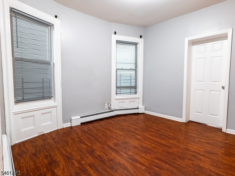 87 2ND Street Newark NJ 07107