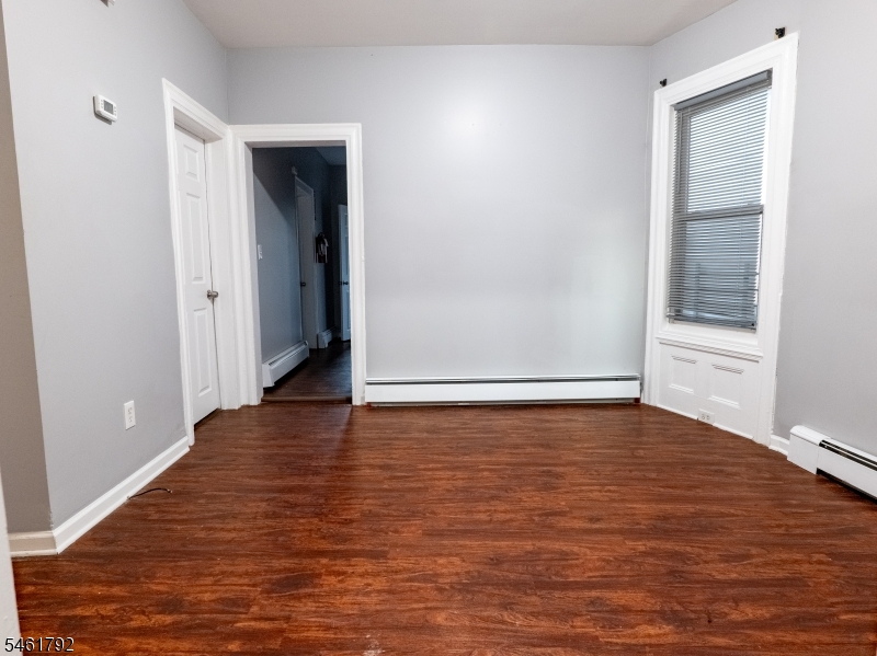 87 2ND Street Newark NJ 07107