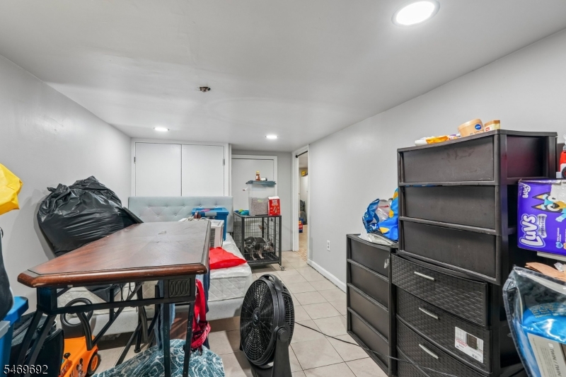 24 20TH Avenue Paterson NJ 07501