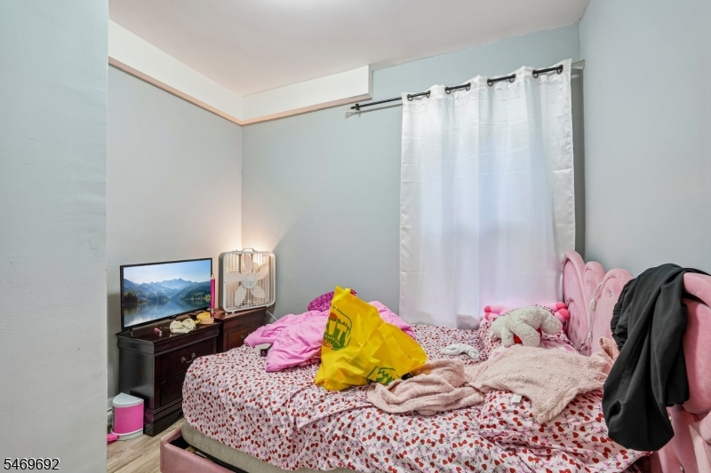 24 20TH Avenue Paterson NJ 07501