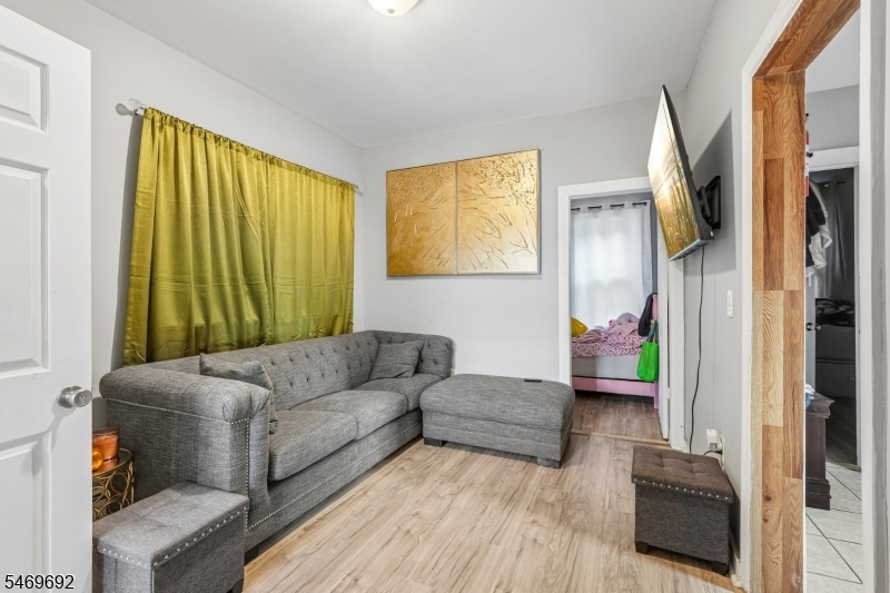 24 20TH Avenue Paterson NJ 07501