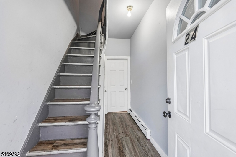24 20TH Avenue Paterson NJ 07501