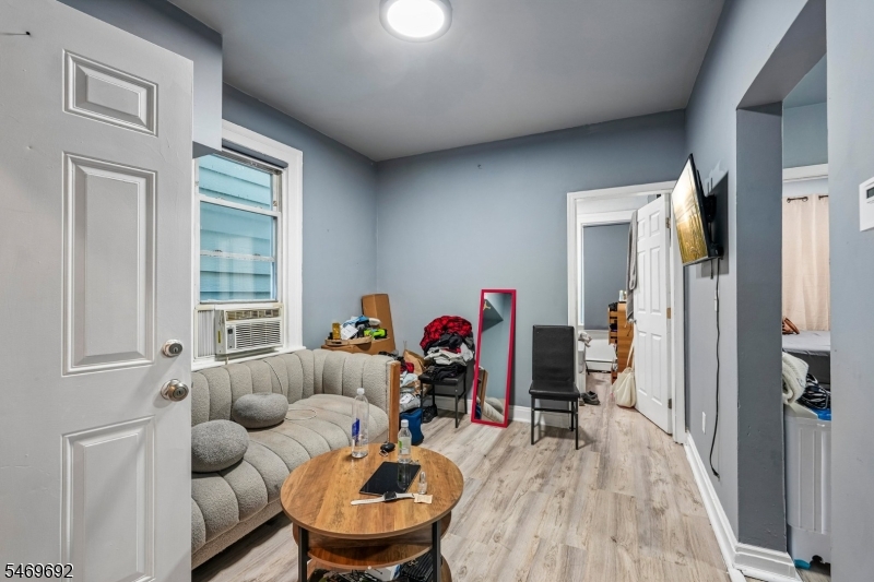 24 20TH Avenue Paterson NJ 07501