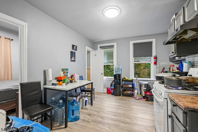 24 20TH Avenue Paterson NJ 07501