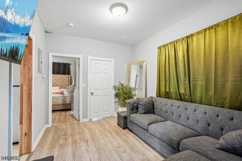 24 20TH Avenue Paterson NJ 07501