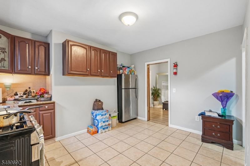 24 20TH Avenue Paterson NJ 07501