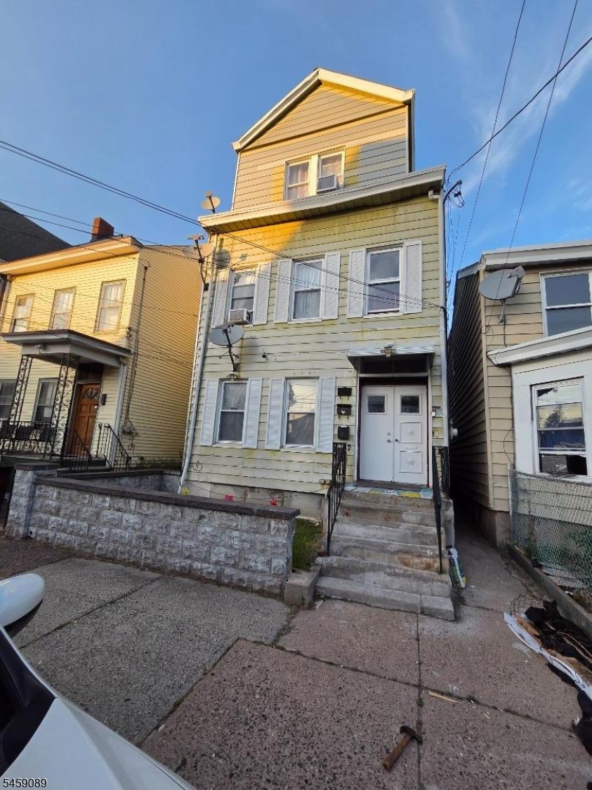 132 Paterson Avenue Paterson NJ 07502
