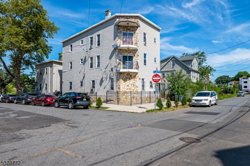 369 21ST Street Irvington NJ 07111